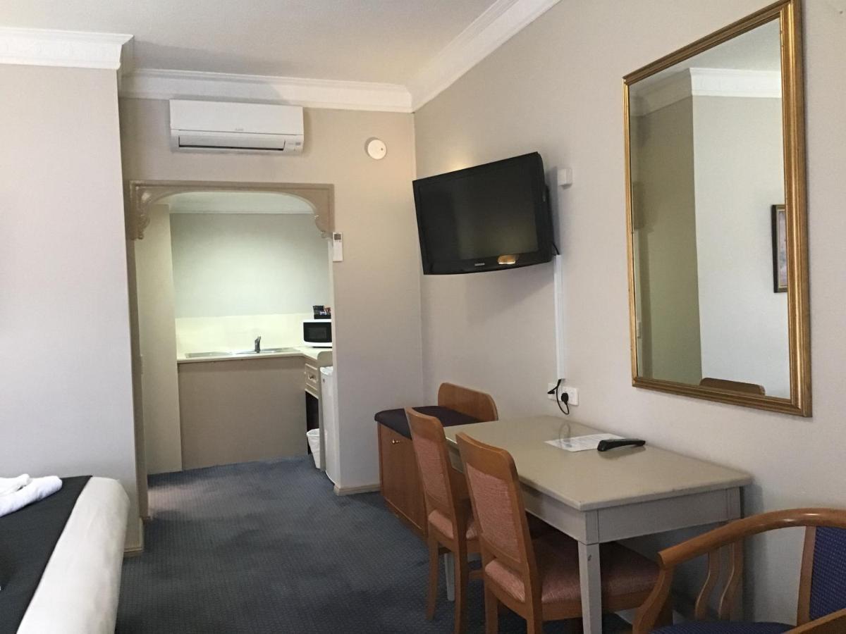 Heritage Motor Inn Гоулберн Екстериор снимка