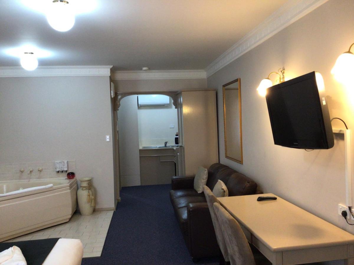 Heritage Motor Inn Гоулберн Екстериор снимка