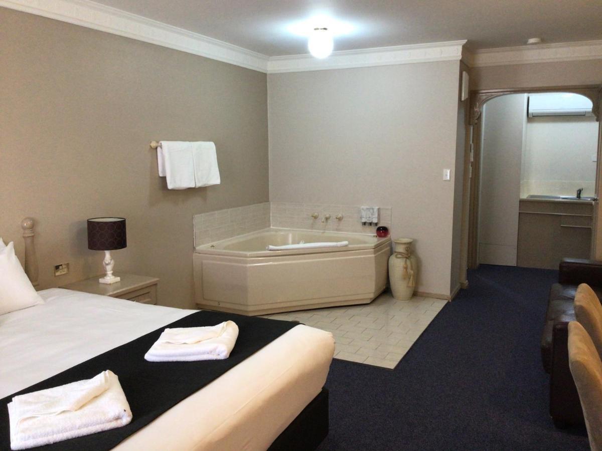 Heritage Motor Inn Гоулберн Екстериор снимка